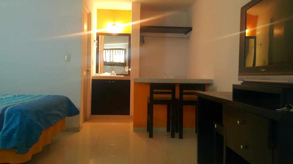 Hotel El Marques Merida Luaran gambar