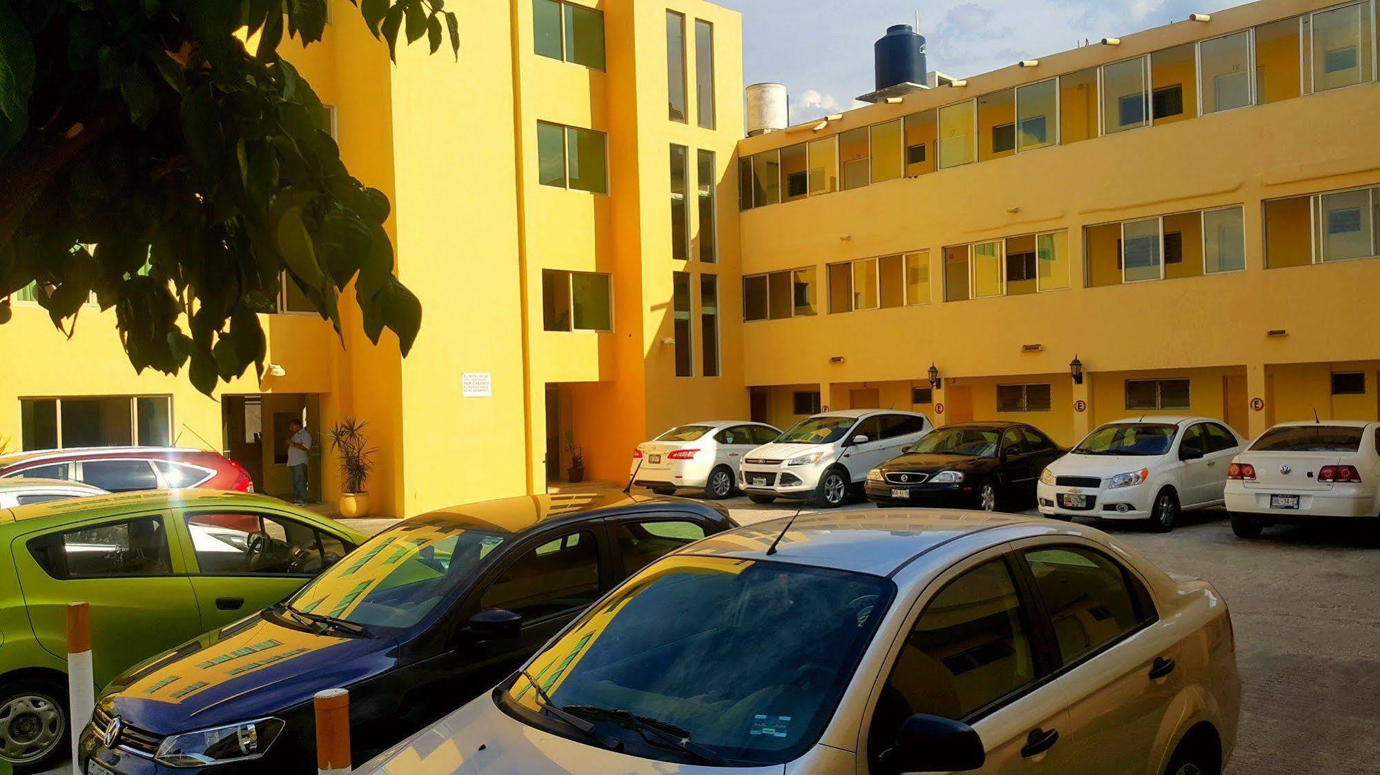 Hotel El Marques Merida Luaran gambar