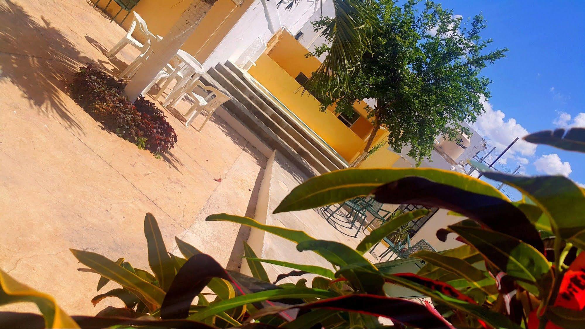 Hotel El Marques Merida Luaran gambar