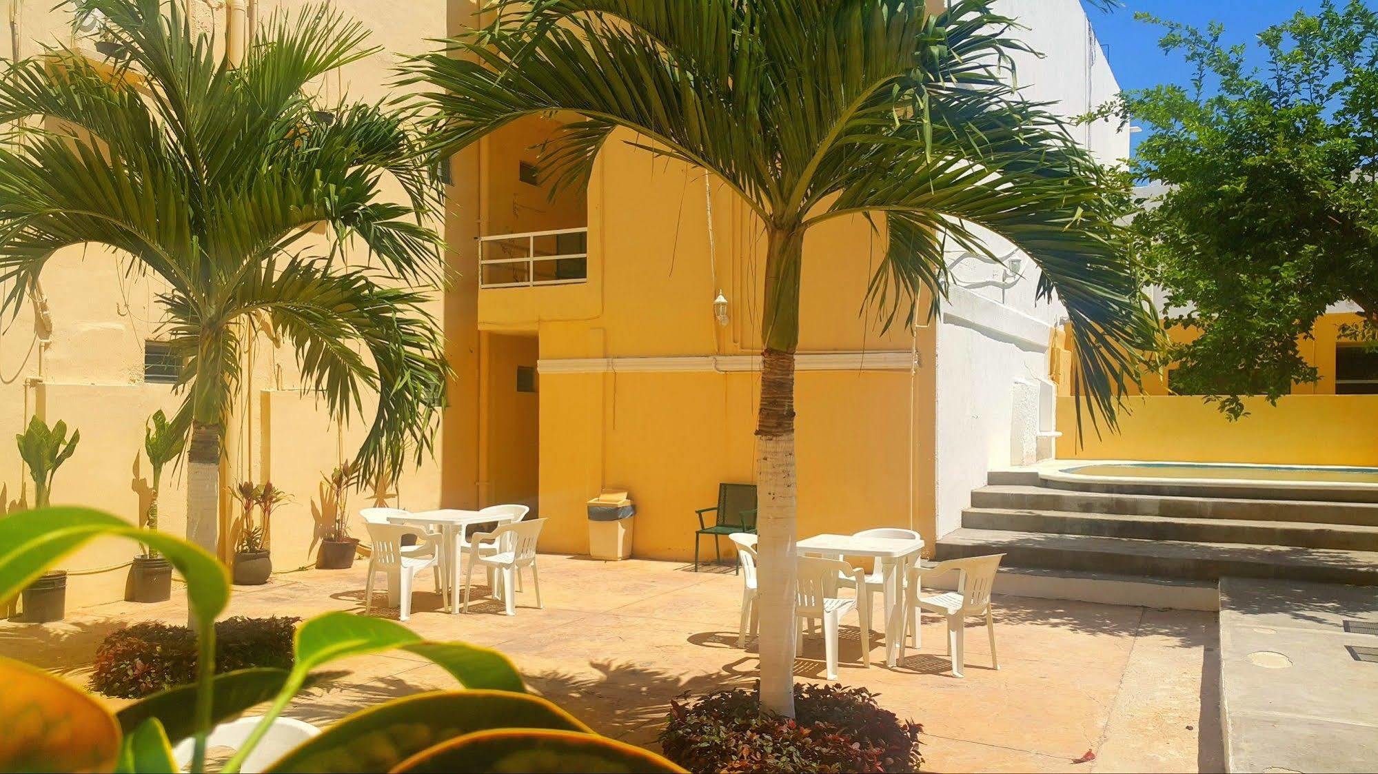 Hotel El Marques Merida Luaran gambar